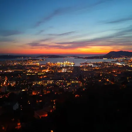 Le Balcon, Vue Panoramique Au Faron * Тулон